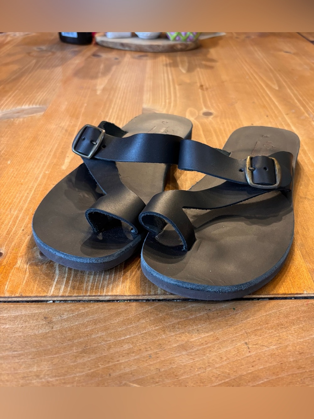 Emmanuela mens Poseidon leather toe ring sandals black 40 US 7
